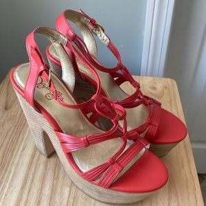 Platform strappy coral sandals from Seychelles size 7.5